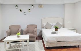 The Little Star Studio Hotel- Star Regency
